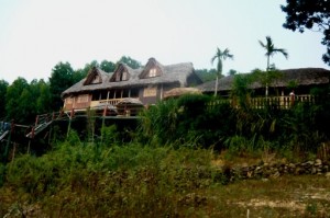 La vie vu linh lake resort Thac Ba Vietnam